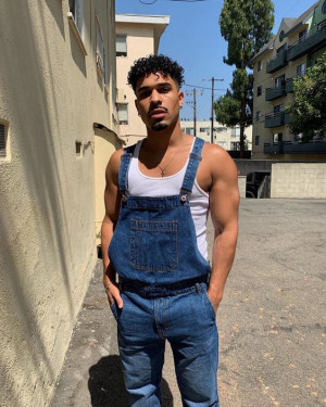 Outfit inspo with overalls: 