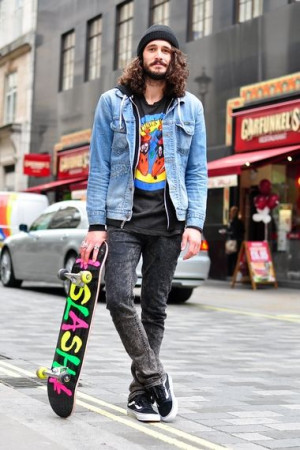Outfit inspiration skater style men, sports equipment: 