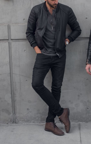 Men casual outfits with boots: 