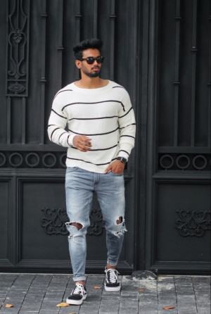 Outfit inspiration with jeans, t-shirt, trousers: 