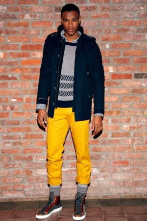 Yellow pants outfit men, dark blue peacoat: 