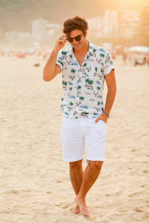 White outfit inspiration with shirt, shorts, t-shirt: 
