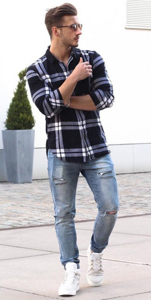 Wear high top sneakers with jeans guys: 