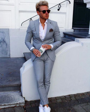 White and blue clothing ideas with jeans, dress shirt: 