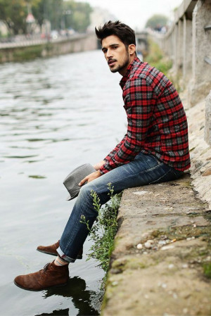 Men's checkered shirt look: 