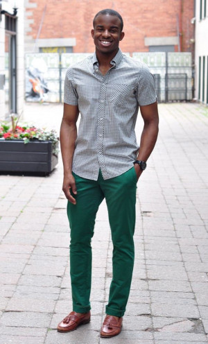 Casual outfits for dark skin men: 