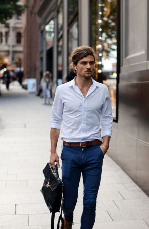 White shirt with navy blue jeans: 