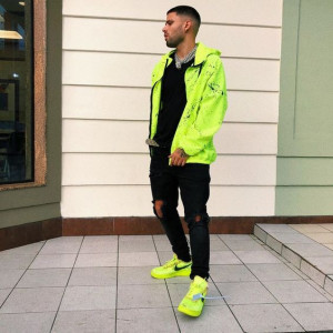 Green Hoody, Neon Outfit Designs With Green Sweat Pant, Conjunto Neon Hombre  | High-visibility clothing