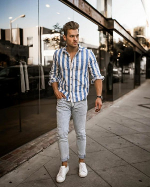 Clothing ideas with jeans, tartan, dress shirt: 