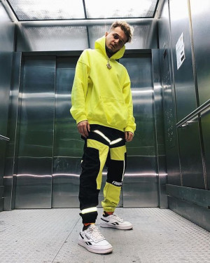 Green Hoody, Neon Outfit Designs With Green Sweat Pant, Conjunto Neon Hombre  | High-visibility clothing