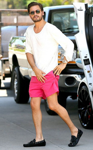 Look inspiration hamptons outfits men, scott disick: 