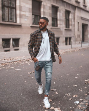 Outfits for dark skin men: 