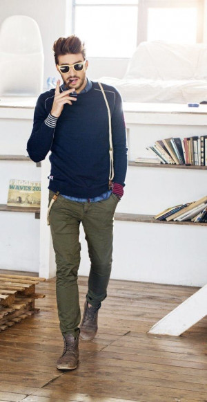 Navy sweater olive pants, navy blue: 