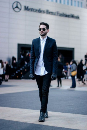 Black jeans navy blazer, navy blue: 