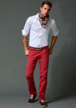 White shirt red jeans, fashion model: 