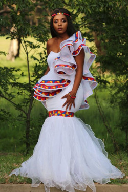 Africano traditional style wedding dresses: 