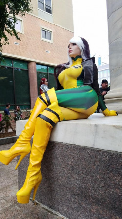 Striking a Pose, Jenna Meowri is Looking Sexy in Her Yellow Suit!: 
