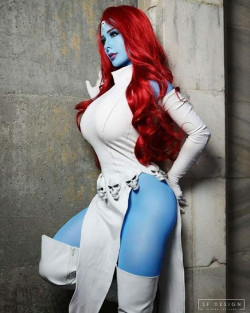 Hot and Haunting, Jenna Lynn Meowri's Red Locks Contrast Her Cool Blue Skin!: 