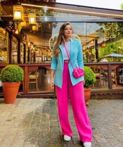 Just Loving how beautiful & stylish she looks in those pink pants and sharp blazer 😌🌸 #RelaxedVibes: 