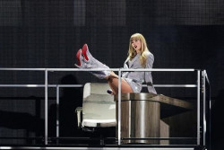 Silver dazzle and a glimpse of red heels, she's on fire!: Performing Arts,  Concert tour,  Taylor Swift  