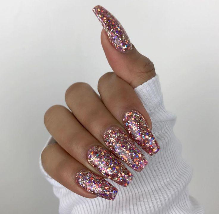 Caius Variant Mundskyl Wear Glitter Nails Like a Boss… on Stylevore