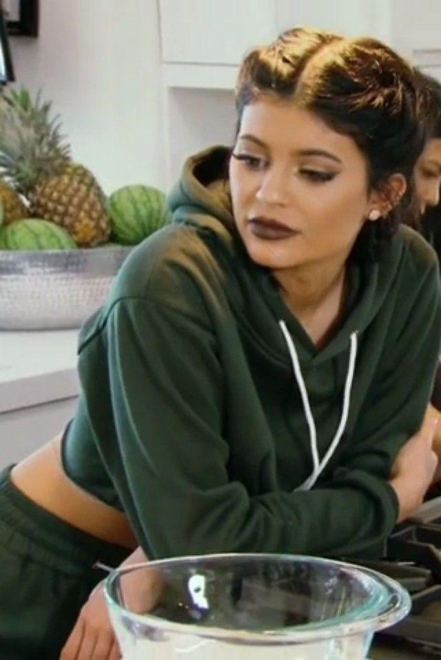 Kylie Jenner Outfits : Kylie Jenner wearing Sorella Don't Sweat It Sweatsuit: 