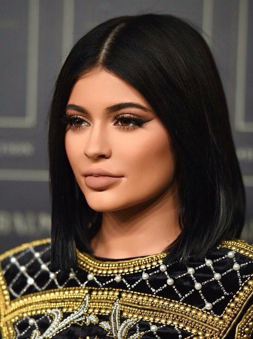 Kylie Jenner Outfits : This almost doll like look somehow makes me love Kylie's choice of makeup on...: 