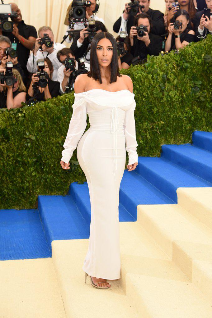 Kim Kardashian Short White Off-the-shoulder Dress.: Off Shoulder,  Long Dress  