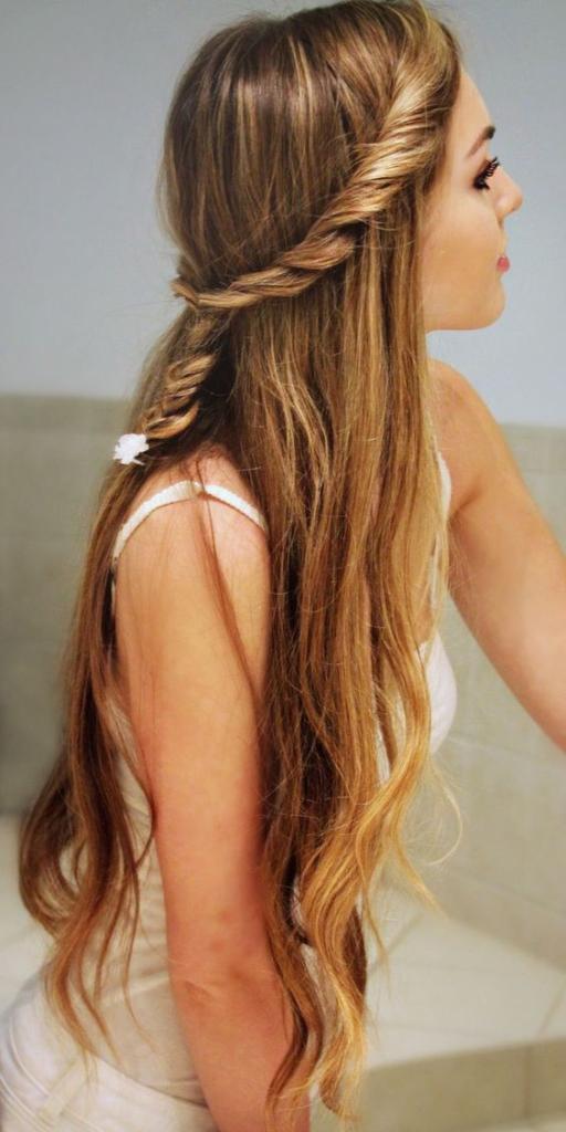 5 Easy Hairstyles for the College Curly Girl!