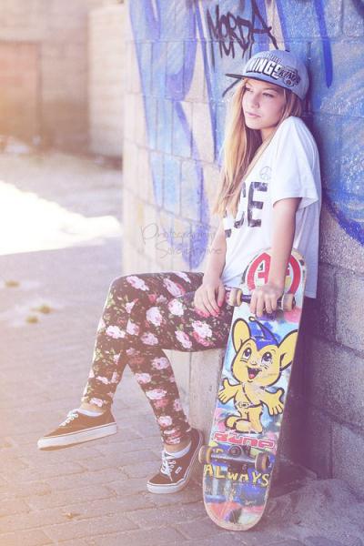 Skateboard fille swag: Snapback Hair  
