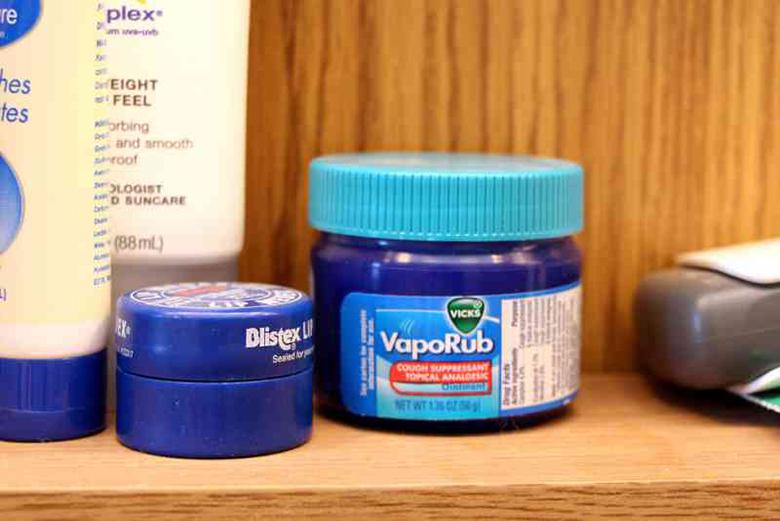 4 Unlikely Uses For Vicks VapoRub That Will Solve Your Biggest Problems: 