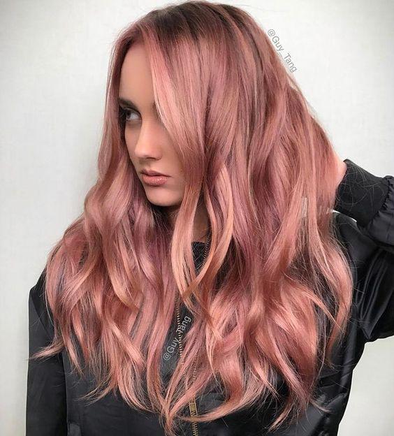 Wavy rose gold hair: 