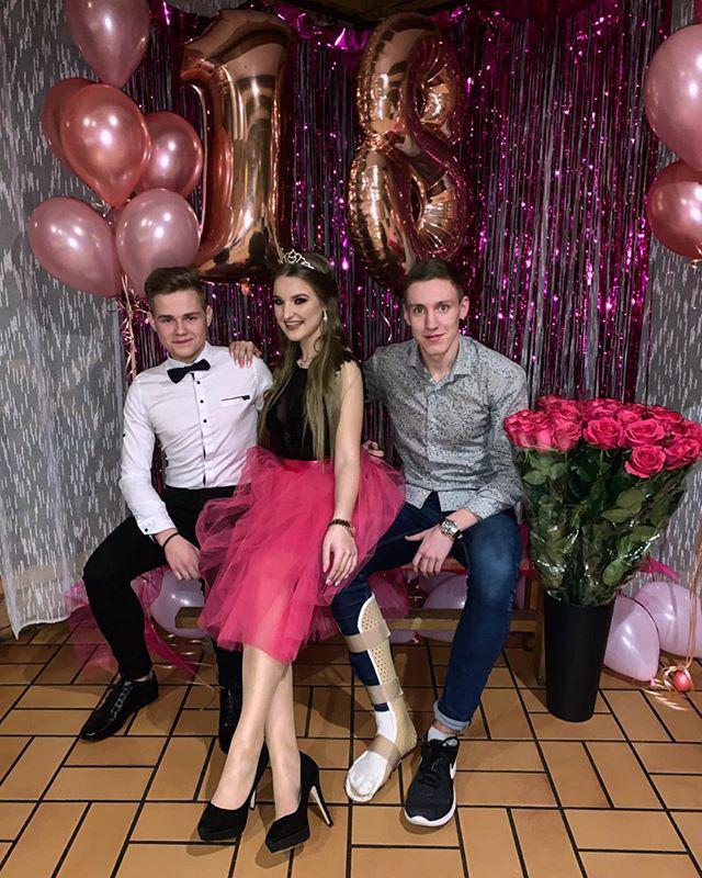 With my boys??♥️?? #18thbirthday #bestofthebest: Birthday Party Outfit  