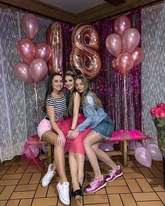 With my ladies♥️?‍♀️ love you so much! #18thbirthday: Birthday Party Outfit  