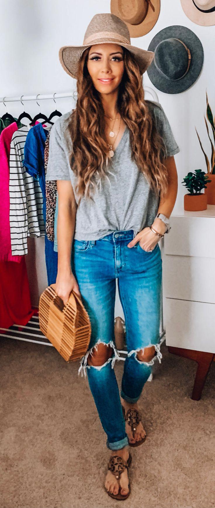 Spring Outfit Ripped jeans, Slim-fit pants: Casual Outfits,  Jeans Fashion  