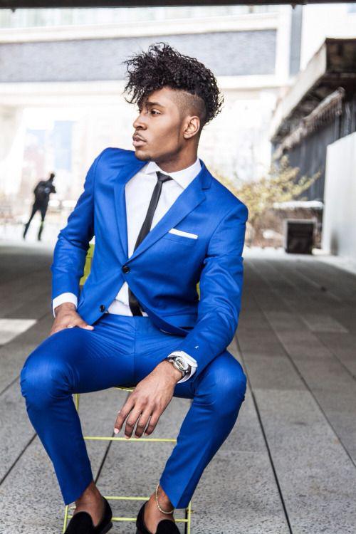 Traje de novio. Royal Blue Mens Wedding Suits Groom | Royal Blue Mens Wedding Suits | Wedding Suits For Men | Royal Blue Men Suit | Men's Wedding Suits Groom | Men's Wedding Suits Groom Bridal Suits | Wedding Suits for Men | Royal Blue Wedding Sui: Royal blue,  Blue Suit  