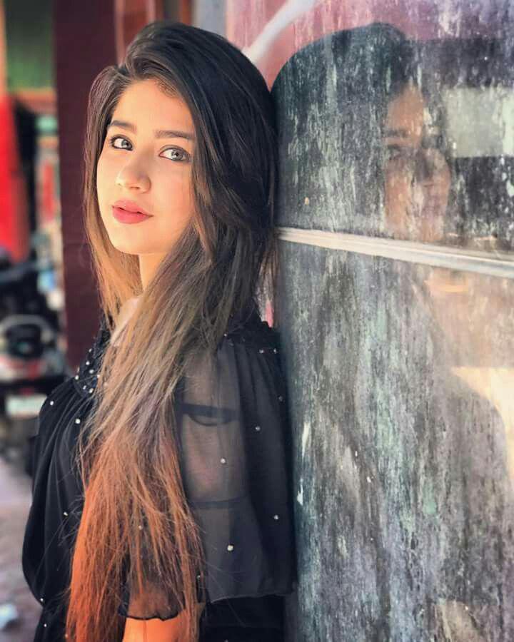 Nice to try things aditi bhatia, Yeh Hai Mohabbatein: Aditi Bhatia,  Shraddha Kapoor,  Krishna Mukherjee  