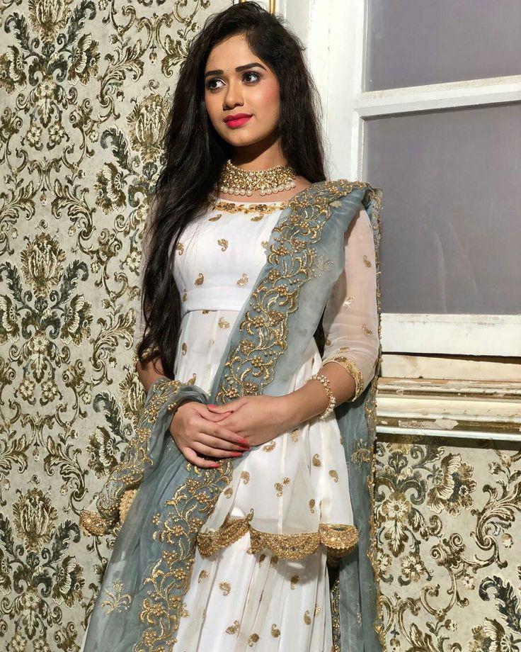 Jannat zubair rahmani | Photoshoot dress, Indian gowns dresses, Birthday  dresses