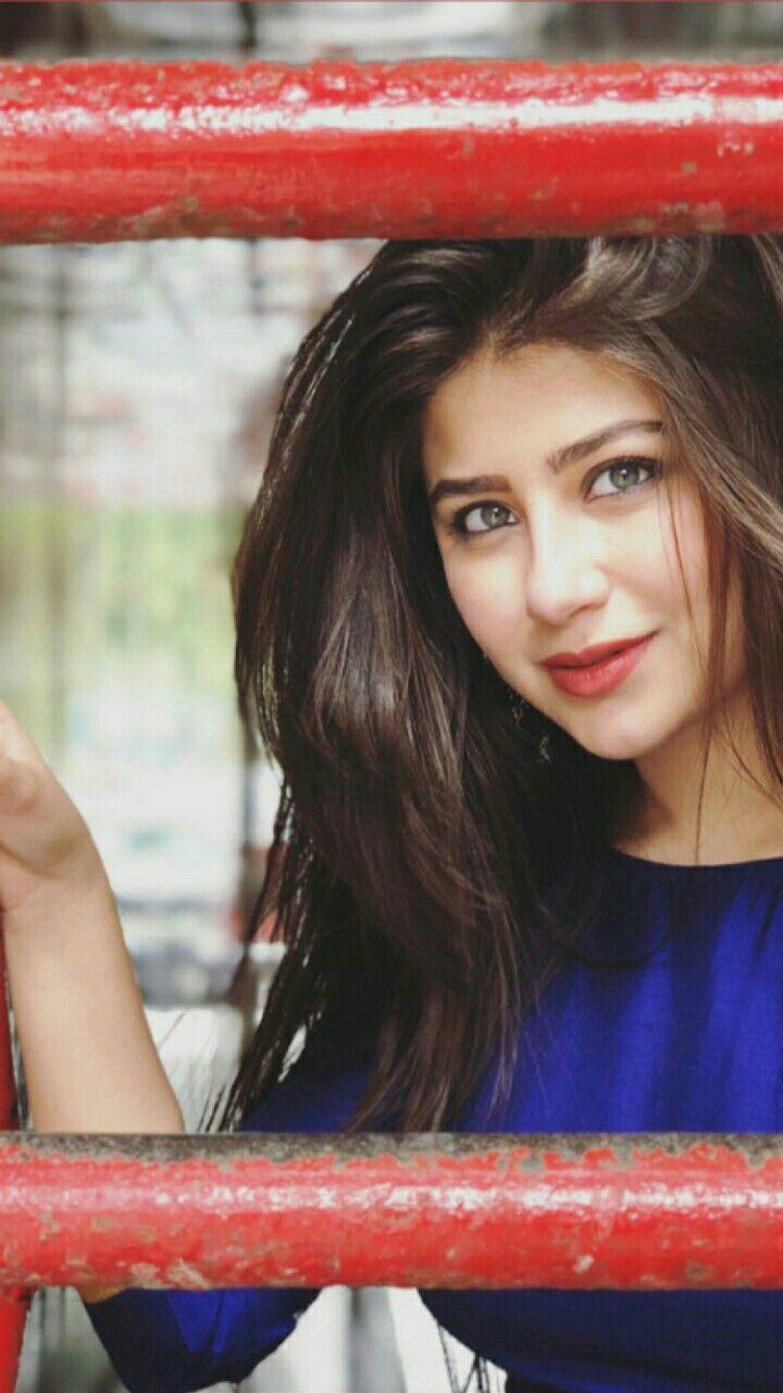 Aditi Bhatia Hot Pics, Aditi Bhatia, Fenty Beauty: Aditi Bhatia,  Fenty Beauty,  Krishna Mukherjee,  Nimisha Sajayan  