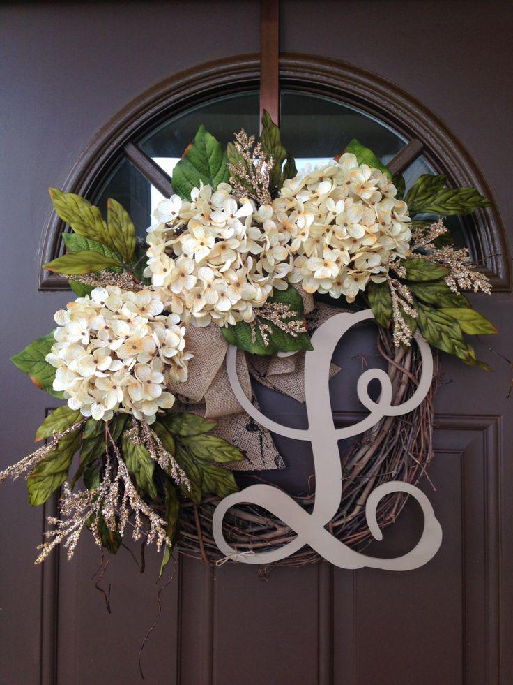 Outdoor wreath, Christmas decoration, Christmas Day: Christmas Day,  Christmas ornament,  Christmas decoration,  Flower Bouquet,  Floral design,  Door hanger  
