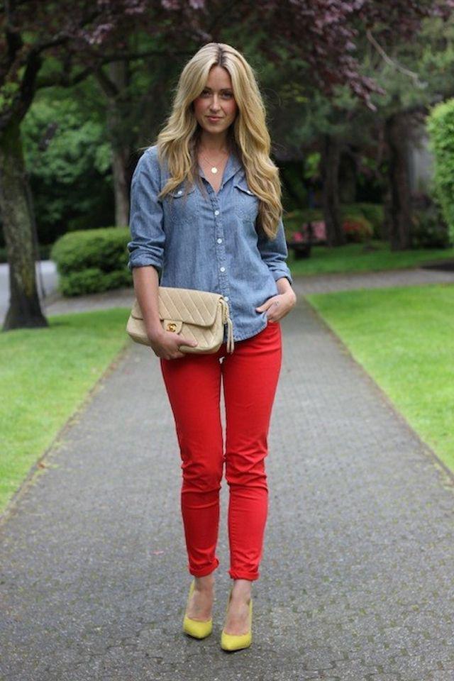 Frankie Morello Red Trousers. Ideas to Wear Red Pants: Red Pants,  Pant Outfits,  red trousers,  Red Outfit  