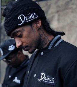 Hip hop music. Nipsey Hussle is Drügs: Nipsey Hussle,  Face tattoo  