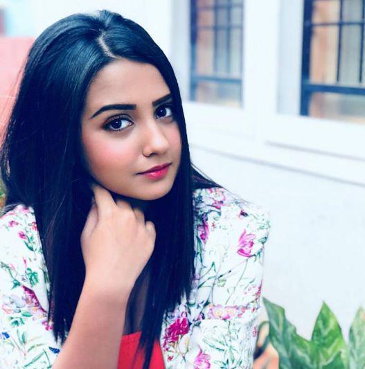 Main Lakshmi Tere Aangan Ki. Roshni Walia Height, Weight, Age, Biography, Wiki, Boyfriend, Family: Television show,  Faizal Khan,  Child actor,  Roshni Walia,  Reem Shaikh,  Roshni Walia Hot Pics,  Roshni Walia Instagram  