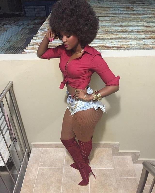 Amara La Negra. Black Girls United States, Video vixen: 