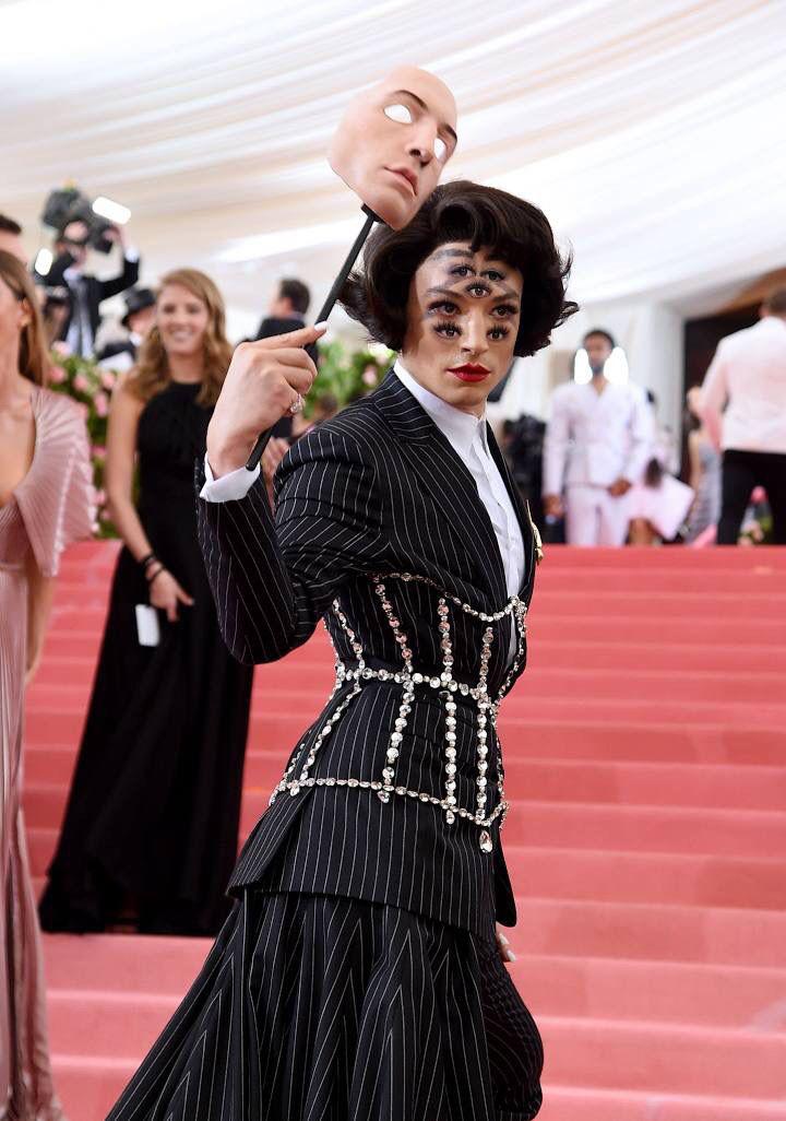 Ezra Miller Met Gala 2019: 