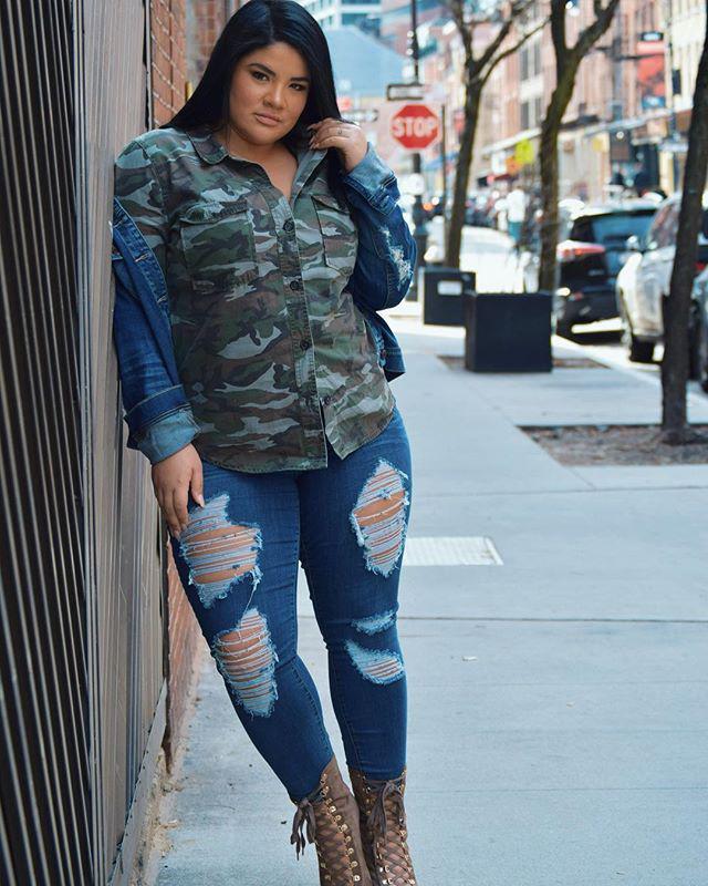 Explore The Best Plus Size Jeans For Girls: Hot Plus Size Model  