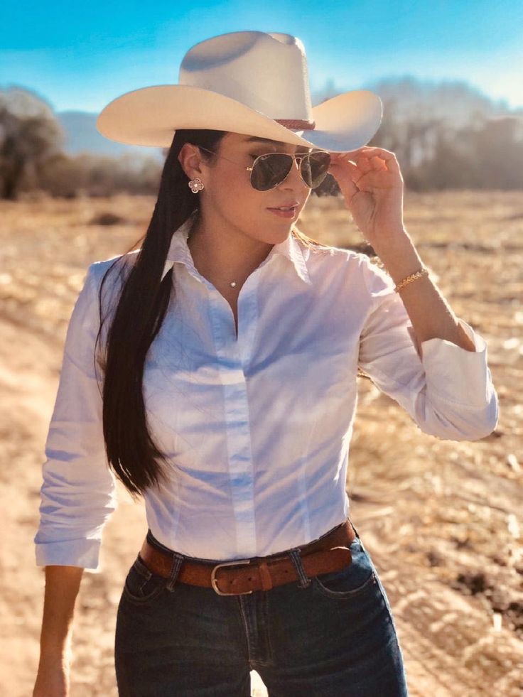 Cowgirl style shirt, Western wear: Western wear,  Cowboy hat,  Cowgirl,  cowgirl hat,  Country Outfits  