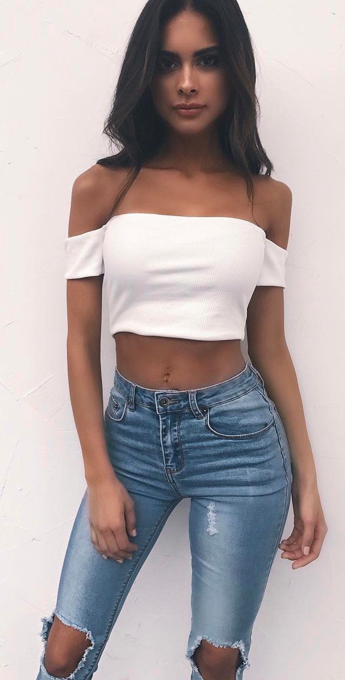 Fashion sophia miacova: Ripped Jeans,  Crop top,  High waist jeans outfit,  Tiger Mist,  Grunge fashion  