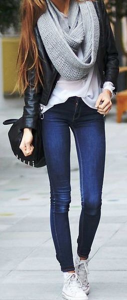 Dark blue jeans outfit ideas on Stylevore