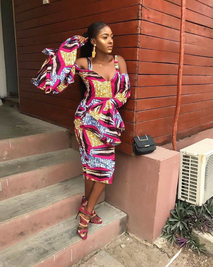 Petite Robe,  Aso ebi: Aso ebi,  Kente cloth,  Ankara Dresses,  Hairstyle Ideas  